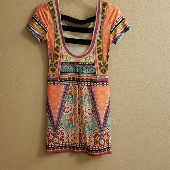 Peach puff graphic dress sz small - Picture 2 of 3